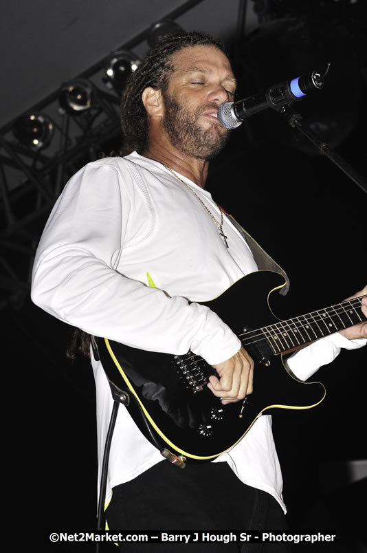 Andy Vernon @ Red Stripe Reggae Sumfest 2008 International Night 2, Catherine Hall, Montego Bay - Saturday, July 19, 2008 - Reggae Sumfest 2008 July 13 - July 19, 2008 - Photographs by Net2Market.com - Barry J. Hough Sr. Photojournalist/Photograper - Photographs taken with a Nikon D300 - Negril Travel Guide, Negril Jamaica WI - http://www.negriltravelguide.com - info@negriltravelguide.com...!