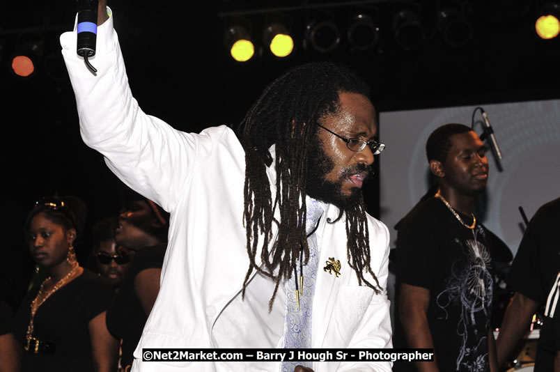 Tarrus Riley @ Red Stripe Reggae Sumfest 2008 International Night 2, Catherine Hall, Montego Bay - Saturday, July 19, 2008 - Reggae Sumfest 2008 July 13 - July 19, 2008 - Photographs by Net2Market.com - Barry J. Hough Sr. Photojournalist/Photograper - Photographs taken with a Nikon D300 - Negril Travel Guide, Negril Jamaica WI - http://www.negriltravelguide.com - info@negriltravelguide.com...!