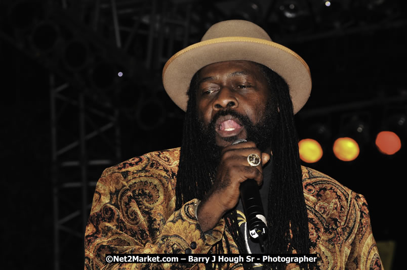 Tarrus Riley @ Red Stripe Reggae Sumfest 2008 International Night 2, Catherine Hall, Montego Bay - Saturday, July 19, 2008 - Reggae Sumfest 2008 July 13 - July 19, 2008 - Photographs by Net2Market.com - Barry J. Hough Sr. Photojournalist/Photograper - Photographs taken with a Nikon D300 - Negril Travel Guide, Negril Jamaica WI - http://www.negriltravelguide.com - info@negriltravelguide.com...!