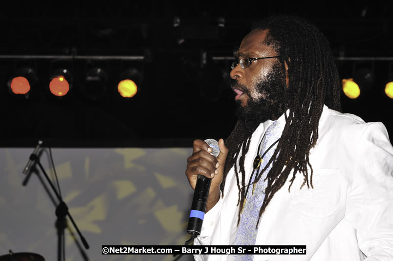 Tarrus Riley @ Red Stripe Reggae Sumfest 2008 International Night 2, Catherine Hall, Montego Bay - Saturday, July 19, 2008 - Reggae Sumfest 2008 July 13 - July 19, 2008 - Photographs by Net2Market.com - Barry J. Hough Sr. Photojournalist/Photograper - Photographs taken with a Nikon D300 - Negril Travel Guide, Negril Jamaica WI - http://www.negriltravelguide.com - info@negriltravelguide.com...!