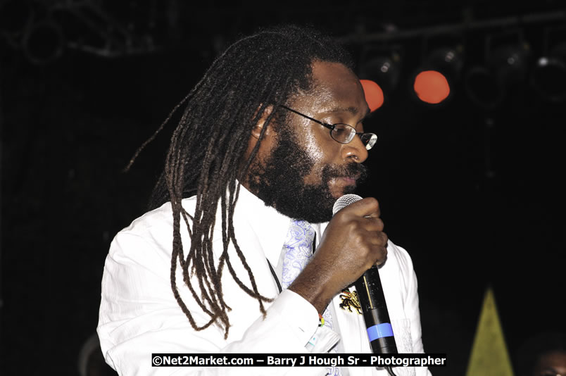  Tarrus Riley - Live in Concert - at the One Love Reggae Concert Series 09/10 @ Negril Escape Resort & Spa - Also Featuring: Mistic Bowie, Monday Justice, Cash, Dean Frazier - DJ Gemini - MC Oliver Cargill, Negril Escape Resort & Spa, One Love Drive, West End, Negril, Westmoreland, Jamaica W.I. - Tuesday, November 17, 2009 - Photographs by Net2Market.com - Barry J. Hough Sr, Photographer / Photojournalist - Photos taken with a Nikon D70, D100, or D300 - Negril Travel Guide, Negril Jamaica WI - http://www.negriltravelguide.com - info@negriltravelguide.com...!