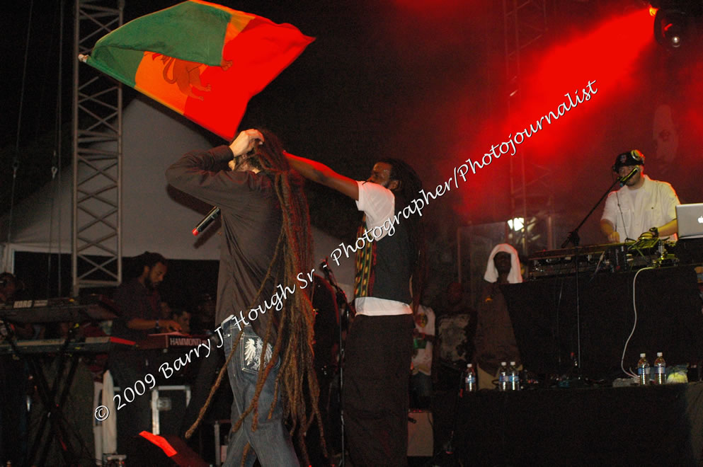 Damian 'Jr. Gong' Marley & NAS @ Reggae Sumfest 2009 - International Night 2 - Reggae Sumfest 2009,Catherine Hall, Montego Bay, St. James, Jamaica W.I. - Saturday, July 25, 2009 - Reggae Sumfest 2009, July 19 - 25, 2009 - Photographs by Net2Market.com - Barry J. Hough Sr. Photojournalist/Photograper - Photographs taken with a Nikon D70, D100, or D300 - Negril Travel Guide, Negril Jamaica WI - http://www.negriltravelguide.com - info@negriltravelguide.com...!