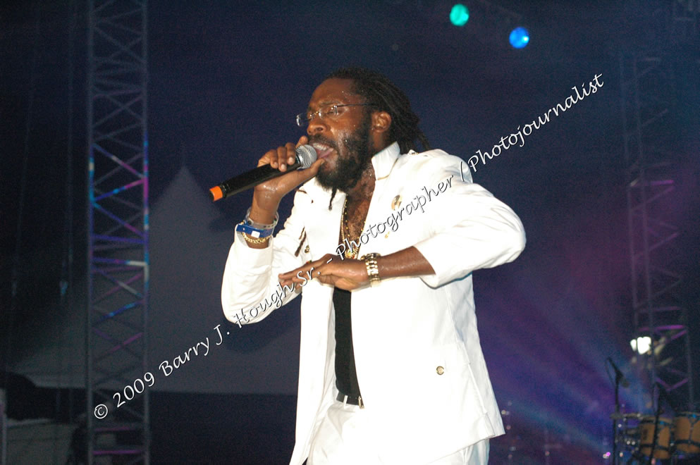 Tarrus Riley @ Reggae Sumfest 2009 - International Night 2 - Reggae Sumfest 2009,Catherine Hall, Montego Bay, St. James, Jamaica W.I. - Saturday, July 25, 2009 - Reggae Sumfest 2009, July 19 - 25, 2009 - Photographs by Net2Market.com - Barry J. Hough Sr. Photojournalist/Photograper - Photographs taken with a Nikon D70, D100, or D300 - Negril Travel Guide, Negril Jamaica WI - http://www.negriltravelguide.com - info@negriltravelguide.com...!