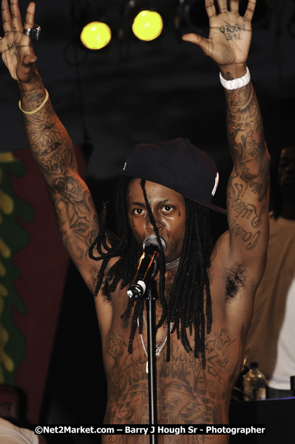 Lil Wayne @ Reggae Sumfest 2008 International Night 2, Catherine Hall, Montego Bay - Saturday, July 19, 2008 - Reggae Sumfest 2008 July 13 - July 19, 2008 - Photographs by Net2Market.com - Barry J. Hough Sr. Photojournalist/Photograper - Photographs taken with a Nikon D300 - Negril Travel Guide, Negril Jamaica WI - http://www.negriltravelguide.com - info@negriltravelguide.com...!