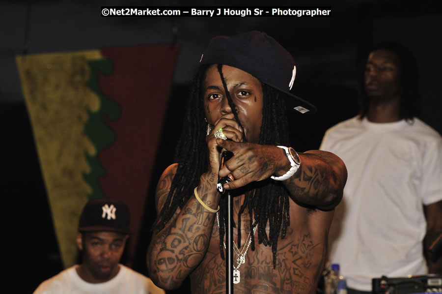 Lil Wayne @ Reggae Sumfest 2008 International Night 2, Catherine Hall, Montego Bay - Saturday, July 19, 2008 - Reggae Sumfest 2008 July 13 - July 19, 2008 - Photographs by Net2Market.com - Barry J. Hough Sr. Photojournalist/Photograper - Photographs taken with a Nikon D300 - Negril Travel Guide, Negril Jamaica WI - http://www.negriltravelguide.com - info@negriltravelguide.com...!