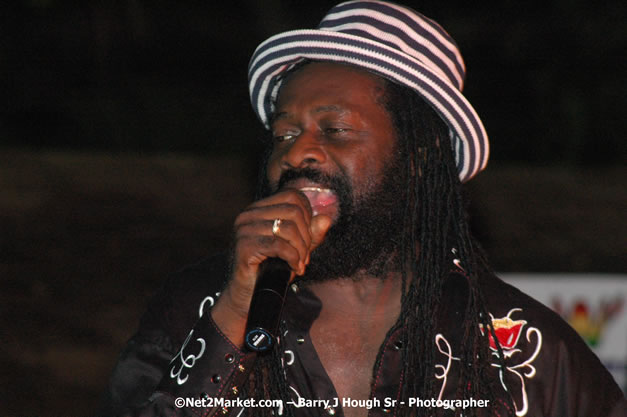 Tarrus Riley, Jimmy Riley, and Dwayne Stephensen - Money Cologne Promotions in association with "British Link Up" presents Summer Jam featuring She's Royal Tarrus Riley & Jimmy Riley - Plus Ras Slick, Sham Dawg, and Whiskey Bagio @ Roots Bamboo, Norman Manley Boulevard, Negril, Jamaica W.I. - Backed up Dean Fraser & The Hurricanne Band - MC Barry G and Rev. BB - July 25, 2007 - Negril Travel Guide.com, Negril Jamaica WI - http://www.negriltravelguide.com - info@negriltravelguide.com...!