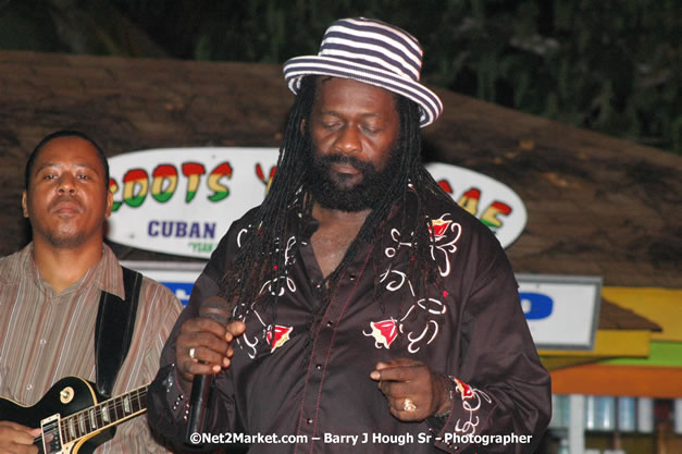 Tarrus Riley, Jimmy Riley, and Dwayne Stephensen - Money Cologne Promotions in association with "British Link Up" presents Summer Jam featuring She's Royal Tarrus Riley & Jimmy Riley - Plus Ras Slick, Sham Dawg, and Whiskey Bagio @ Roots Bamboo, Norman Manley Boulevard, Negril, Jamaica W.I. - Backed up Dean Fraser & The Hurricanne Band - MC Barry G and Rev. BB - July 25, 2007 - Negril Travel Guide.com, Negril Jamaica WI - http://www.negriltravelguide.com - info@negriltravelguide.com...!