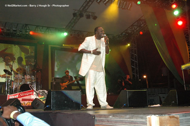 Leroy Sibbles - Ignition - The Internation Fire Blazes - Friday, July 21, 2006 - Montego Bay, Jamaica - Negril Travel Guide, Negril Jamaica WI - http://www.negriltravelguide.com - info@negriltravelguide.com...!