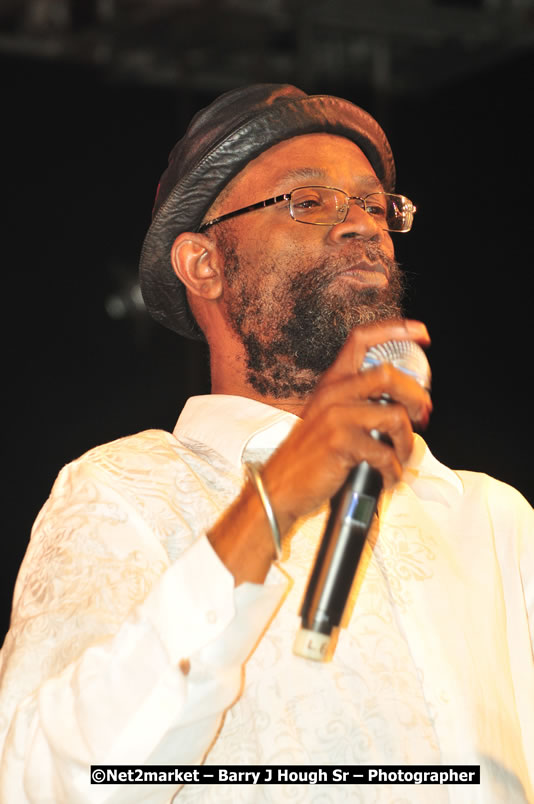 Beres Hammond @ Unite The People An International Reggae Fest, Featuring: Beres Hammond, Coco T, Queen Ifrica, Khalil, Cameal Davis, Iley Dread, Rochelle, Geoffrey Star, Ras Penco, Kool DeLoy, Otis Gayle, J.McKay, Tiney Winey, Venue at Norman Manley Boulevard, Negril, Westmoreland, Jamaica - Saturday, April 4, 2009 - Photographs by Net2Market.com - Barry J. Hough Sr, Photographer/Photojournalist - Negril Travel Guide, Negril Jamaica WI - http://www.negriltravelguide.com - info@negriltravelguide.com...!