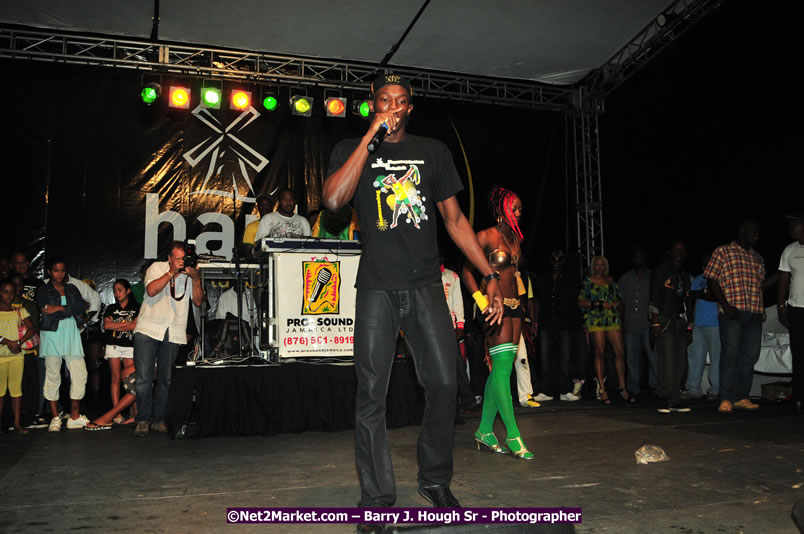 Usain Bolt of Jamaica - The Fastest Man In The World  - Usain Bolt Homecoming Celebrations Concert at the William Knibb High School Play Field, Trelawny - Ice, Ding Dong, Ravers Clavers, D'Angel, Voicemail, RDX and Dancers, Wayne Marshall, Tammi Chynn, Bugle, Nero, Tanya Stephens, Richie Spice, Kip Rich,and Shaggy - Photographs by Net2Market.com - Barry J. Hough Sr. Photojournalist/Photograper - Photographs taken with a Nikon D300 - Negril Travel Guide, Negril Jamaica WI - http://www.negriltravelguide.com - info@negriltravelguide.com...!