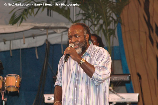 Freddie McGregor @ Western Consciousness 2007 - Presented by King of Kings Productons - Saturday, April 28, 2007 - Llandilo Cultural Centre, Savanna-La-Mar, Westmoreland, Jamaica W.I. - Negril Travel Guide, Negril Jamaica WI - http://www.negriltravelguide.com - info@negriltravelguide.com...!