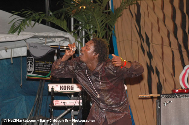 Kenyatta Hill @ Western Consciousness 2007 - Presented by King of Kings Productons - Saturday, April 28, 2007 - Llandilo Cultural Centre, Savanna-La-Mar, Westmoreland, Jamaica W.I. - Negril Travel Guide, Negril Jamaica WI - http://www.negriltravelguide.com - info@negriltravelguide.com...!