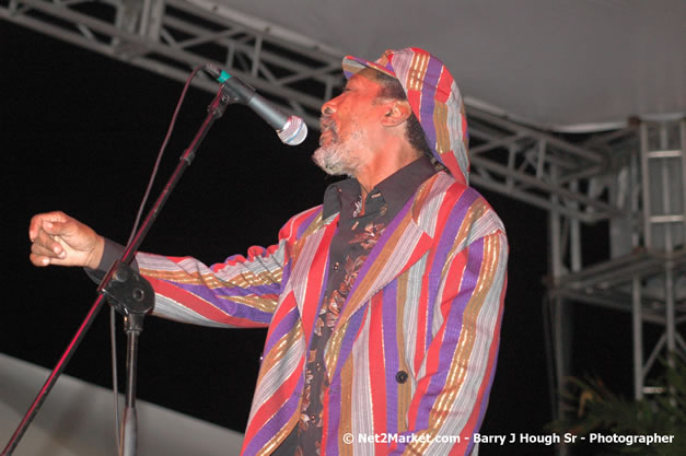 Ljahman Levi @ Western Consciousness 2007 - Presented by King of Kings Productons - Saturday, April 28, 2007 - Llandilo Cultural Centre, Savanna-La-Mar, Westmoreland, Jamaica W.I. - Negril Travel Guide, Negril Jamaica WI - http://www.negriltravelguide.com - info@negriltravelguide.com...!