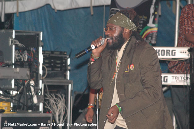 Tarrus Riley @ Western Consciousness 2007 - Presented by King of Kings Productons - Saturday, April 28, 2007 - Llandilo Cultural Centre, Savanna-La-Mar, Westmoreland, Jamaica W.I. - Negril Travel Guide, Negril Jamaica WI - http://www.negriltravelguide.com - info@negriltravelguide.com...!