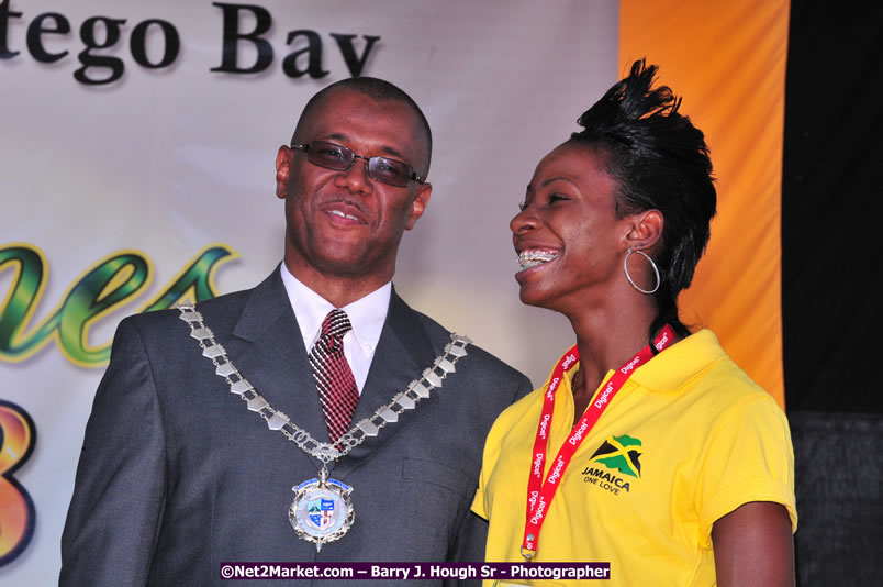 The City of Montego Bay Welcomes Our 2008 Olympians - Western Motorcade - Civic Ceremony - A Salute To Our Beijing Heros - Sam Sharpe Square, Montego Bay, Jamaica - Tuesday, October 7, 2008 - Photographs by Net2Market.com - Barry J. Hough Sr. Photojournalist/Photograper - Photographs taken with a Nikon D300 - Negril Travel Guide, Negril Jamaica WI - http://www.negriltravelguide.com - info@negriltravelguide.com...!