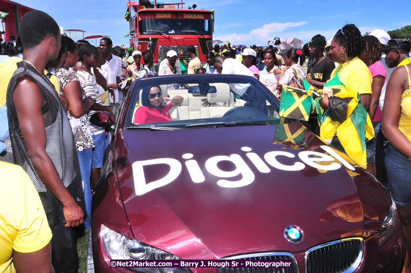 The City of Montego Bay Welcomes Our 2008 Olympians - Western Motorcade - Civic Ceremony - A Salute To Our Beijing Heros - Sam Sharpe Square, Montego Bay, Jamaica - Tuesday, October 7, 2008 - Photographs by Net2Market.com - Barry J. Hough Sr. Photojournalist/Photograper - Photographs taken with a Nikon D300 - Negril Travel Guide, Negril Jamaica WI - http://www.negriltravelguide.com - info@negriltravelguide.com...!